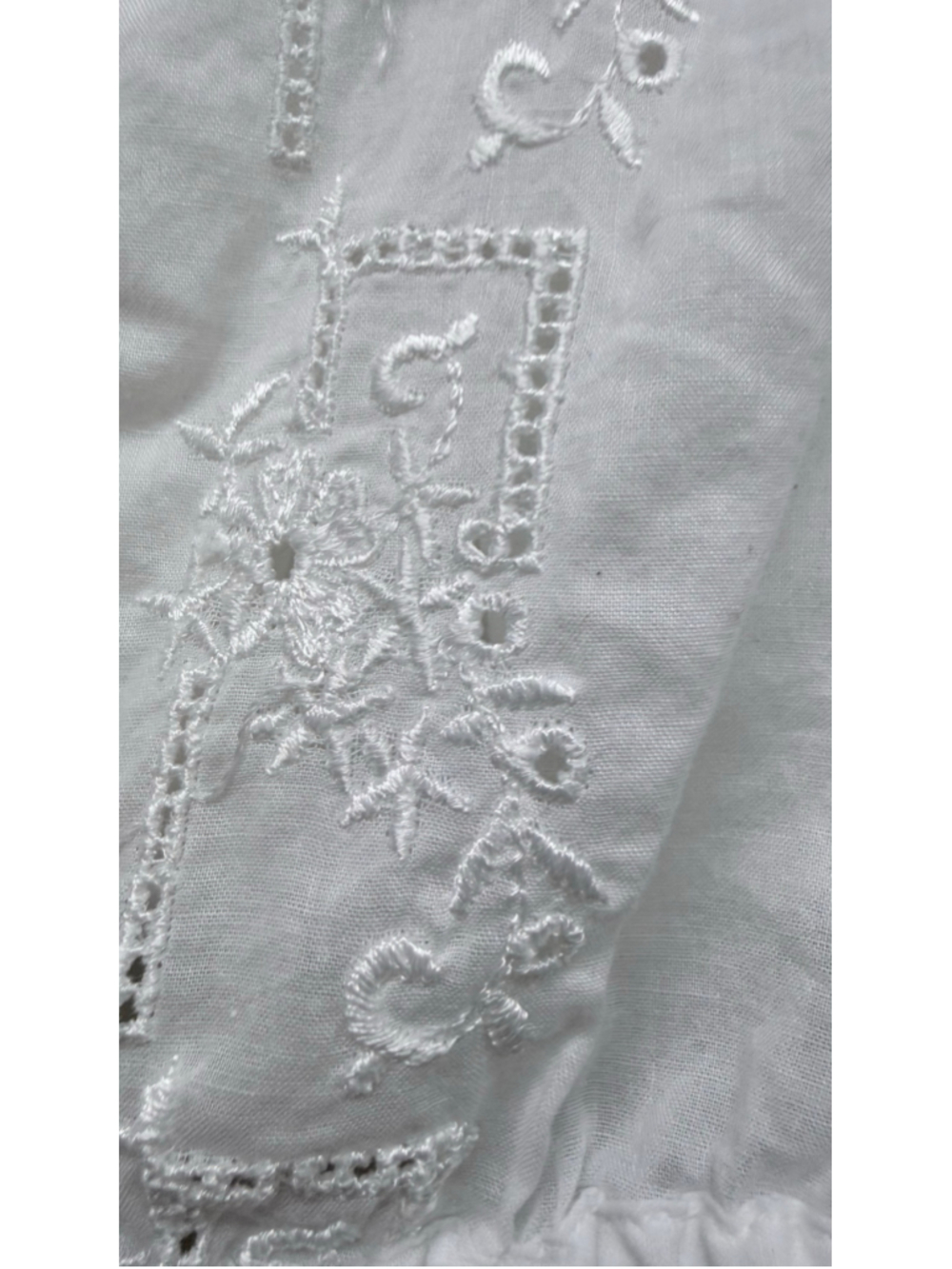 Women's Antique or Vintage White Embroidered Long Sleeve Blouse XS or XXS - Picture 6 of 12